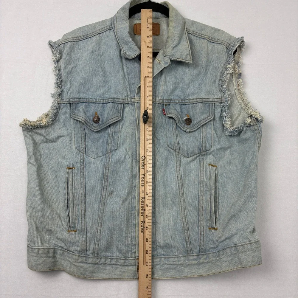 Vintage Levis 70506 Denim Trucker Vest Mens XL Light Wash Cut Off distressed